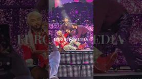 Ослабевший Киркоров упал во время выступления, а ведь друзья предупреждали певца: “Филл, рано”